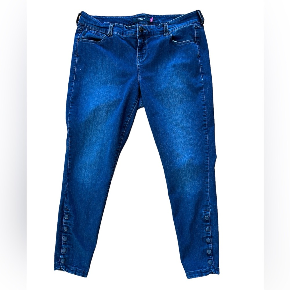 Torrid Jeans, size 18, blue cropped